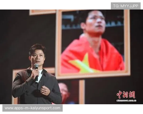 赛后球员互赠纪念品，展现友谊与尊重，赛后球员互赠纪念品,展现友谊与尊重的句子