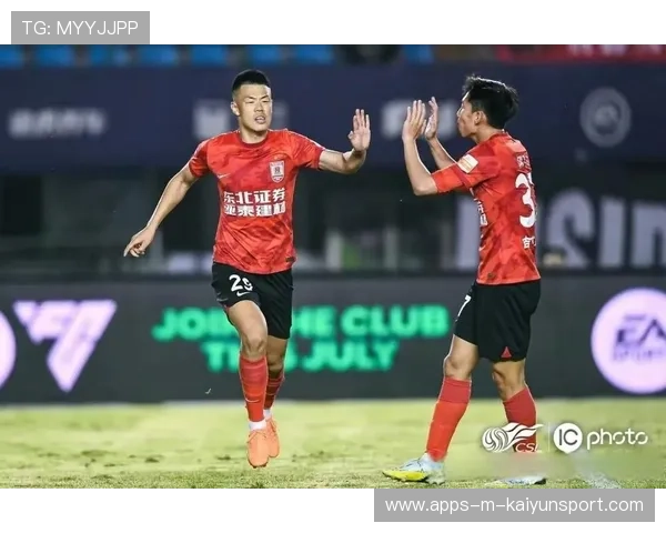 谭龙代表长春亚泰在热身赛中上演梅开二度